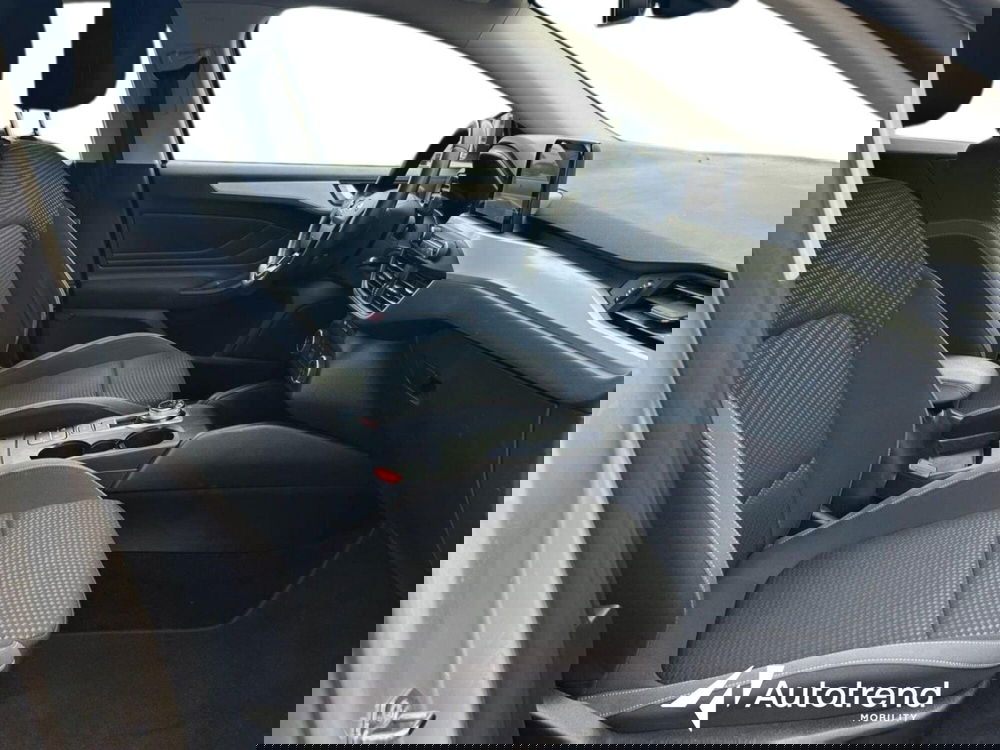Ford Focus Station Wagon usata a Bari (6)