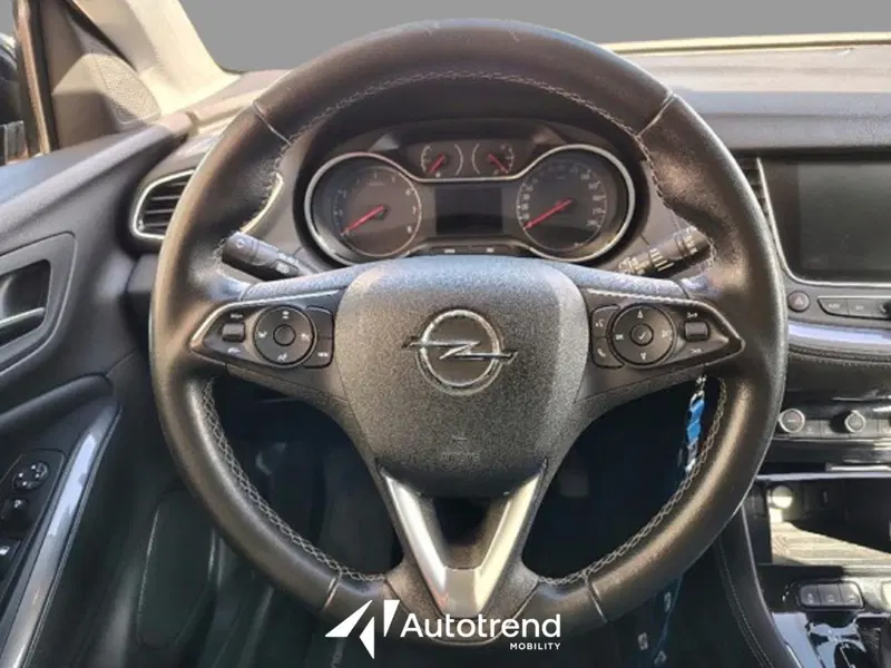 Opel Grandland X usata a Bari (11)