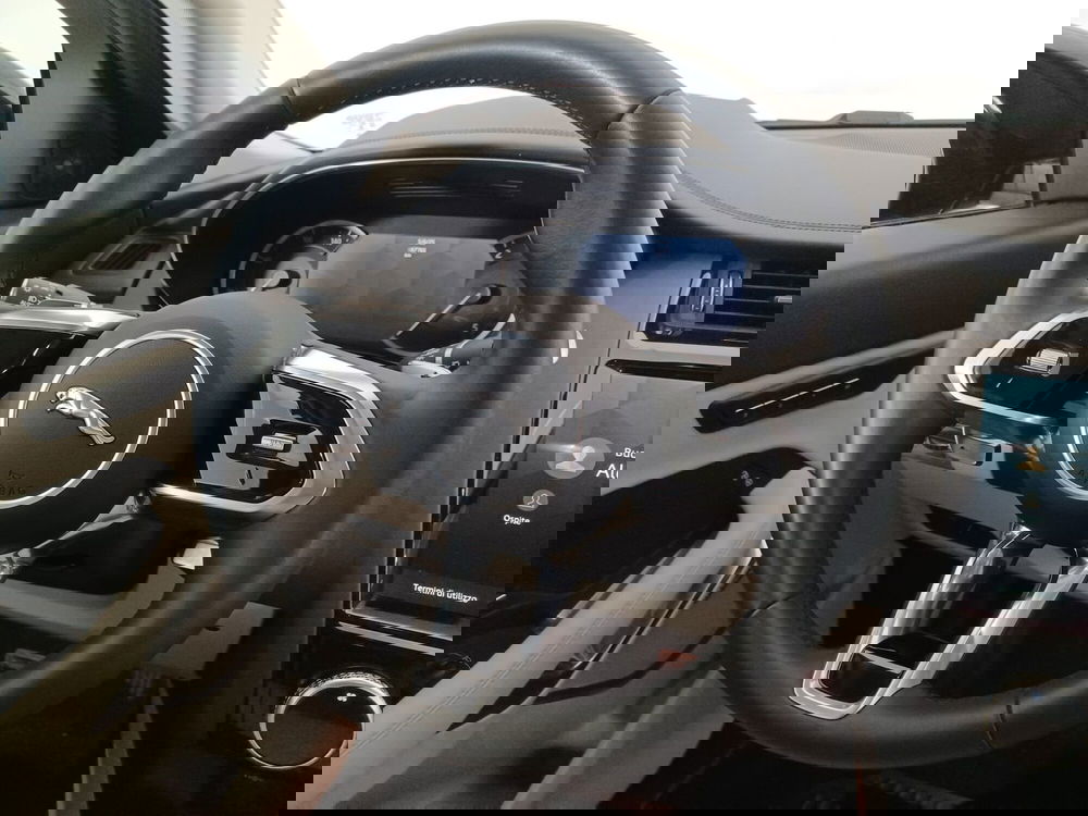 Jaguar E-Pace usata a Torino (18)