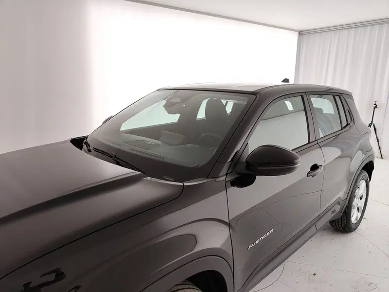 Jeep Avenger nuova a Caserta (14)