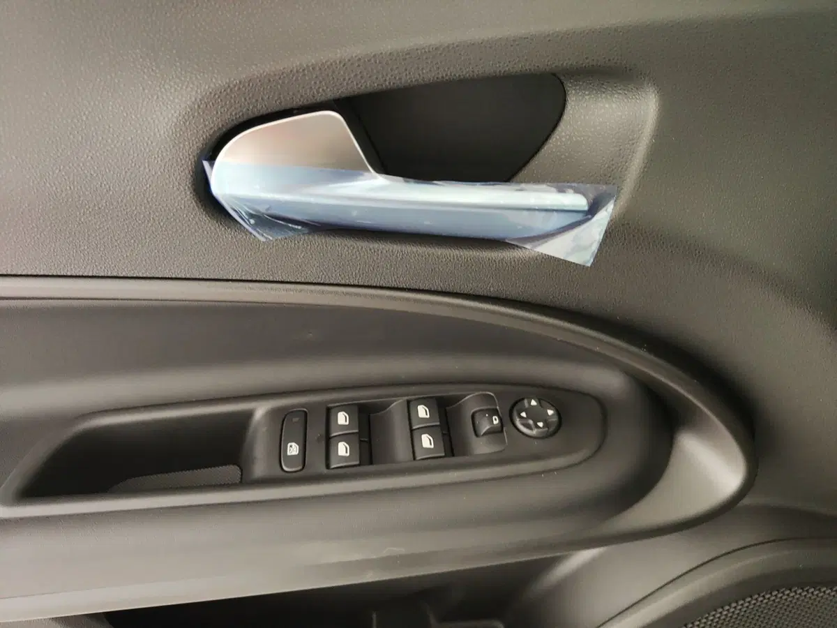 Jeep Avenger nuova a Caserta (18)