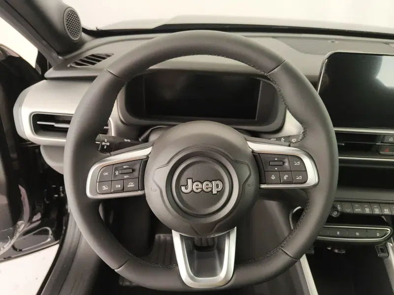 Jeep Avenger nuova a Caserta (19)
