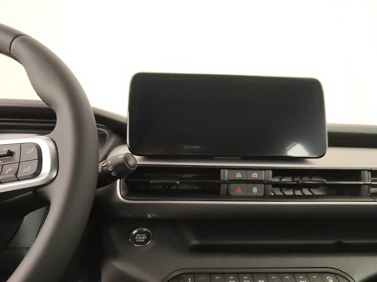 Jeep Avenger nuova a Caserta (20)