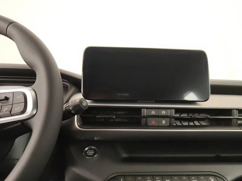 Jeep Avenger nuova a Caserta (20)