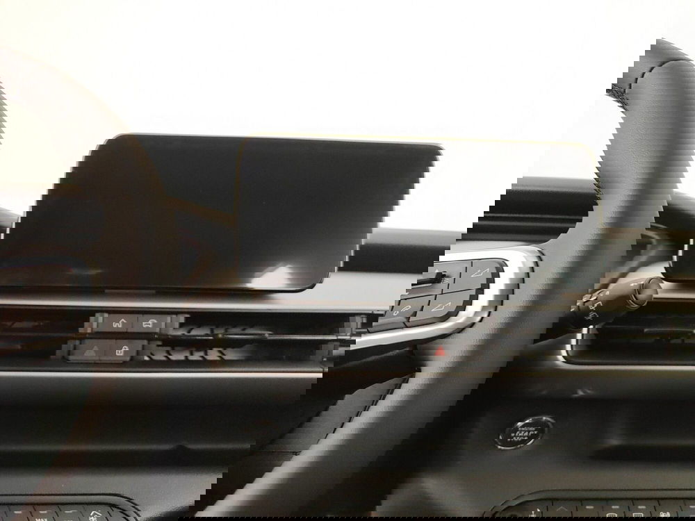 Jeep Avenger nuova a Caserta (20)