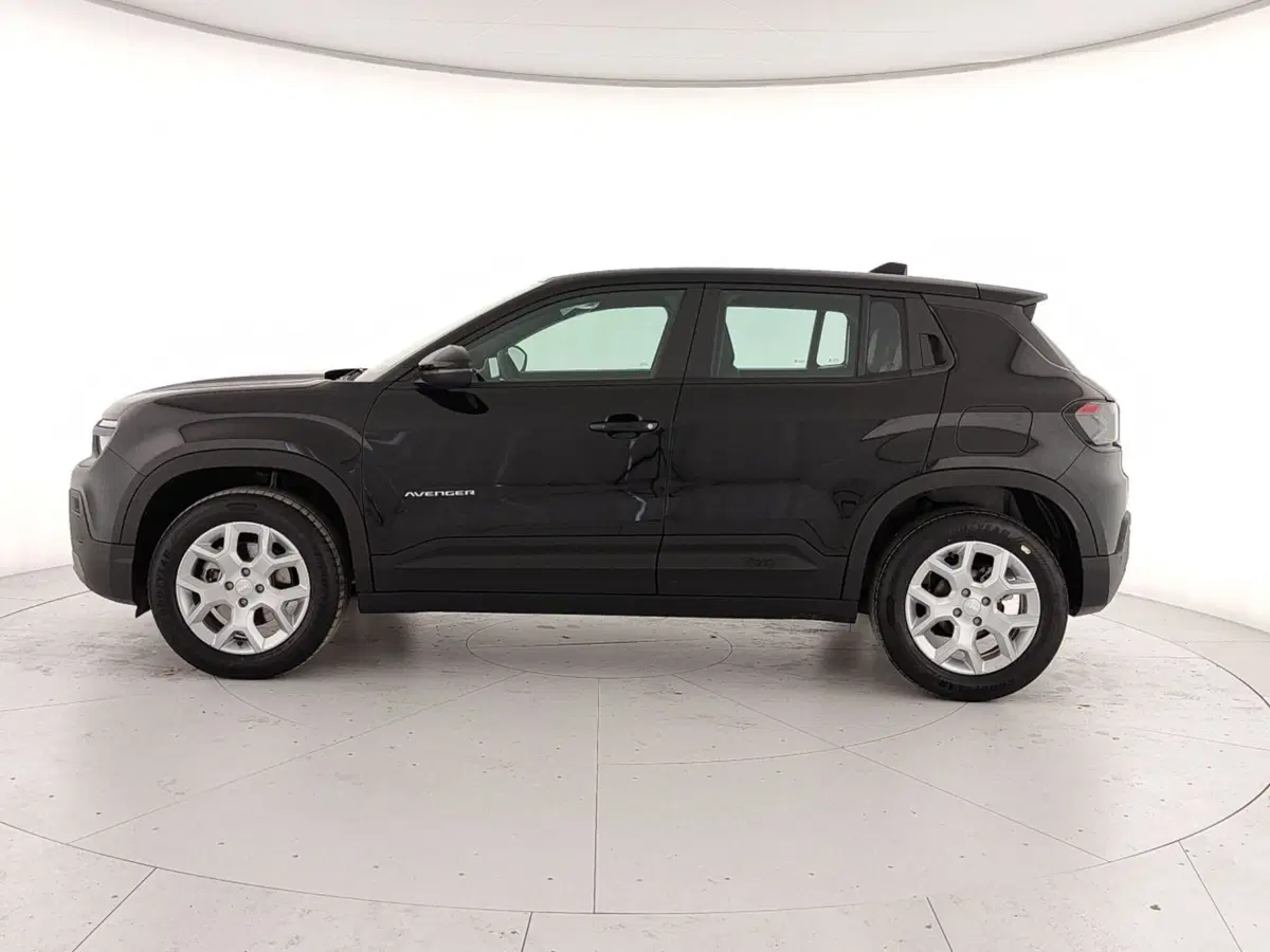 Jeep Avenger nuova a Caserta (8)