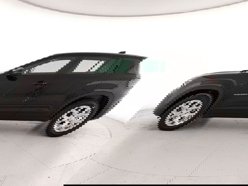 Jeep Avenger nuova a Caserta (8)