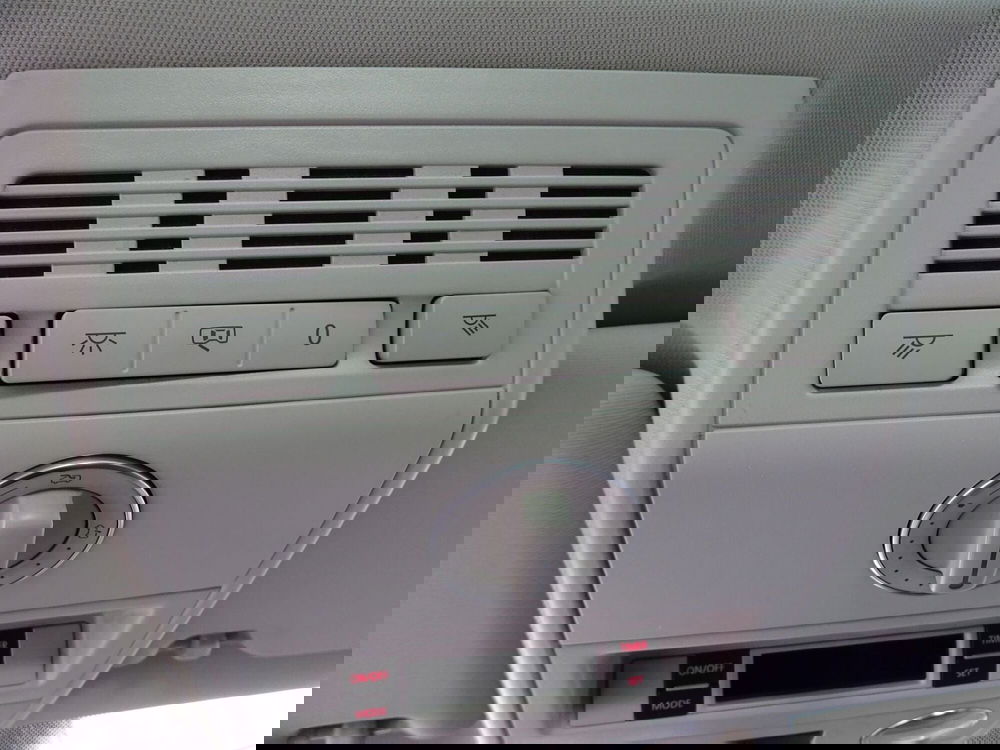 Volkswagen Veicoli Commerciali Multivan usata a Belluno (18)