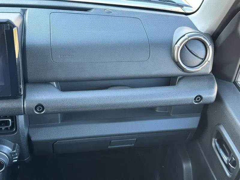 Suzuki Jimny nuova a Pistoia (14)