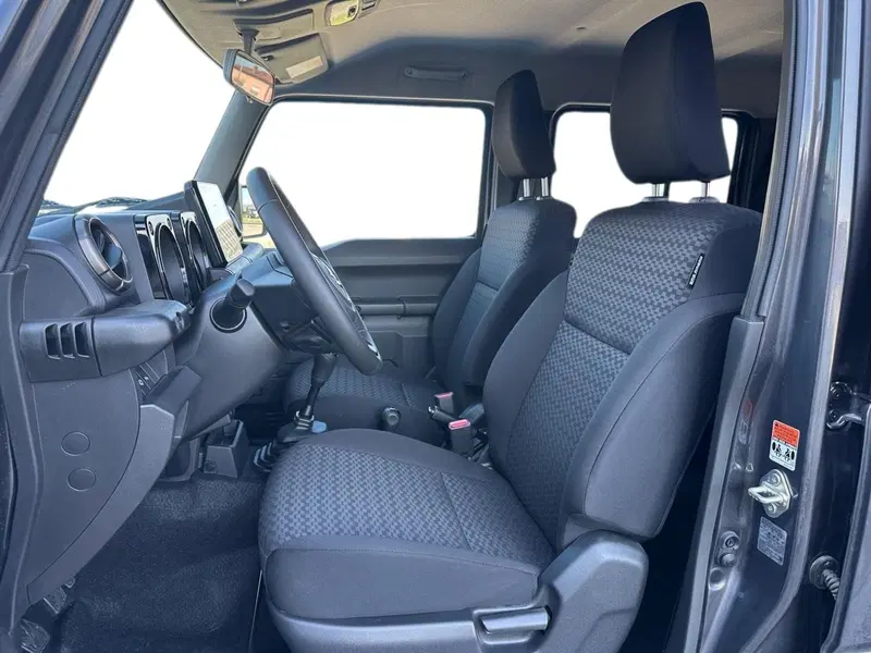 Suzuki Jimny nuova a Pistoia (8)