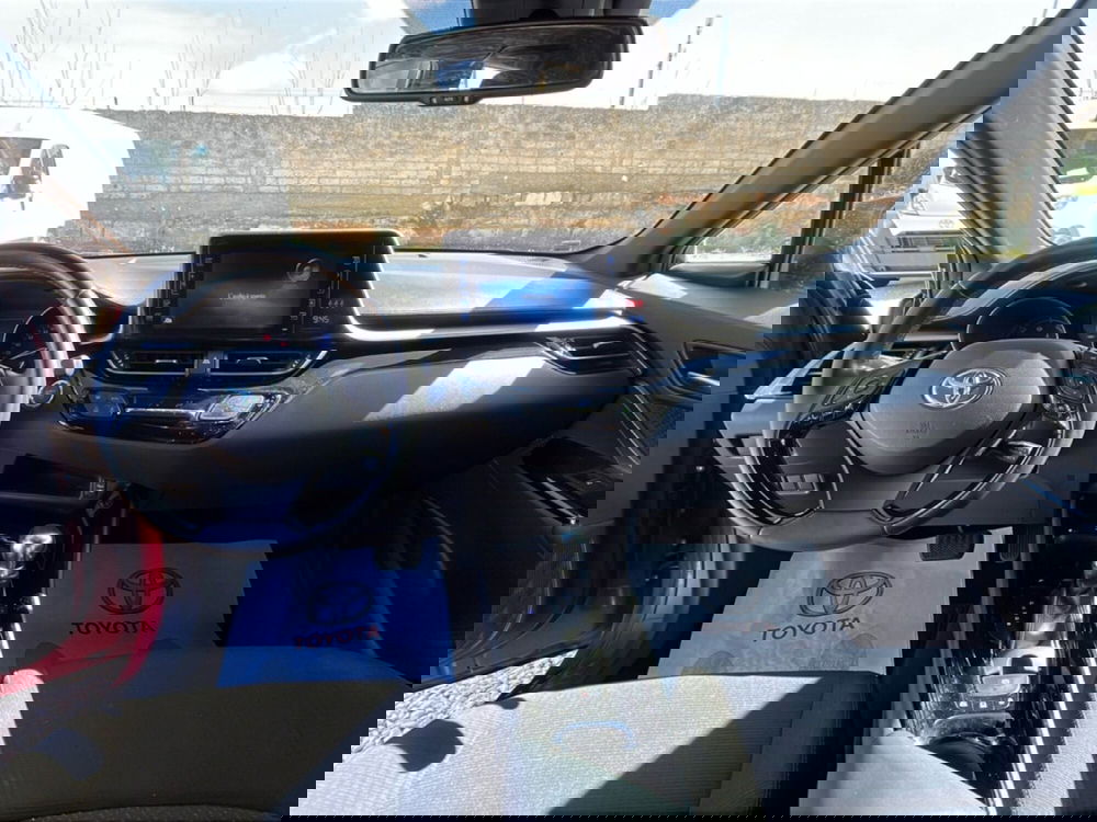 Toyota Toyota C-HR usata a Catania (10)