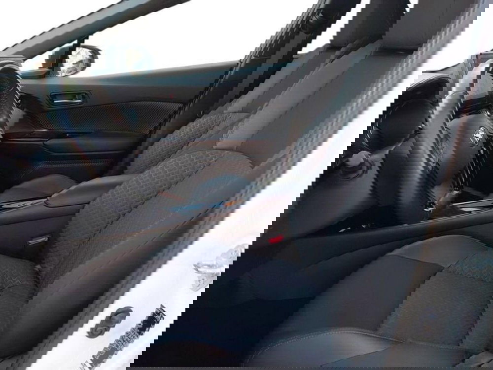 Toyota Toyota C-HR usata a Cagliari (14)