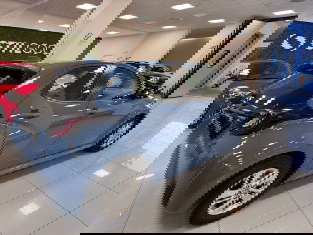 Toyota Yaris usata a Prato (4)