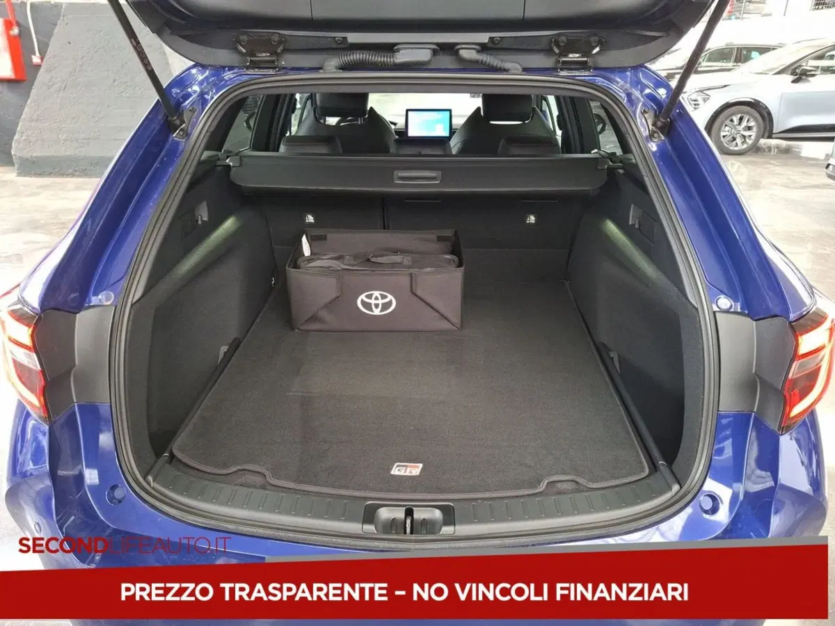 Toyota Corolla Touring Sports nuova a Chieti (12)