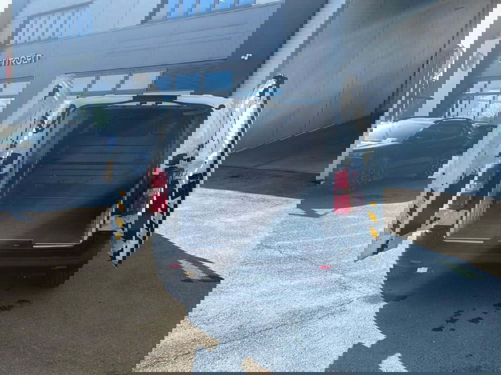 Opel Vivaro Furgone usata a Bologna (16)