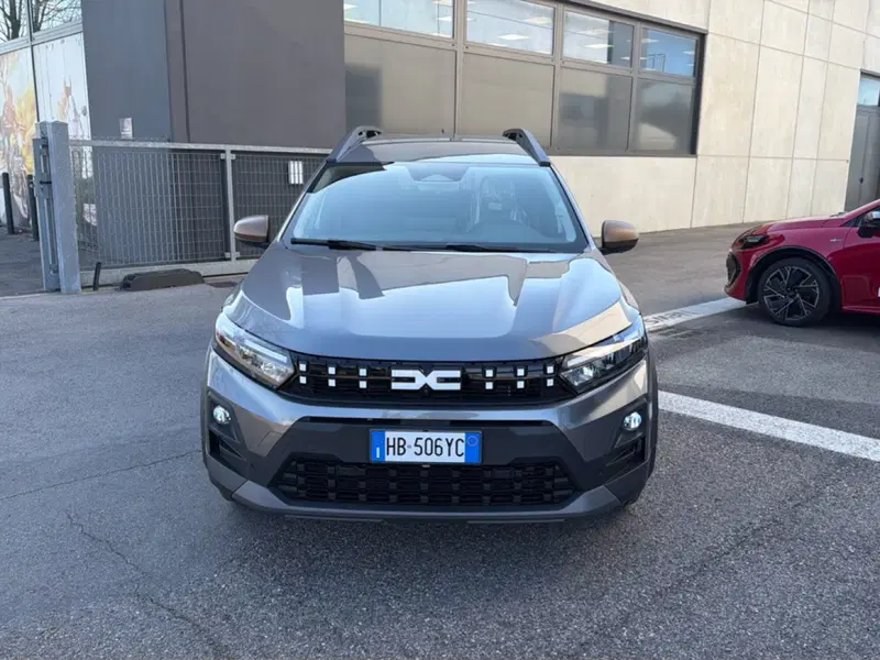 Dacia Jogger nuova a Bologna (2)