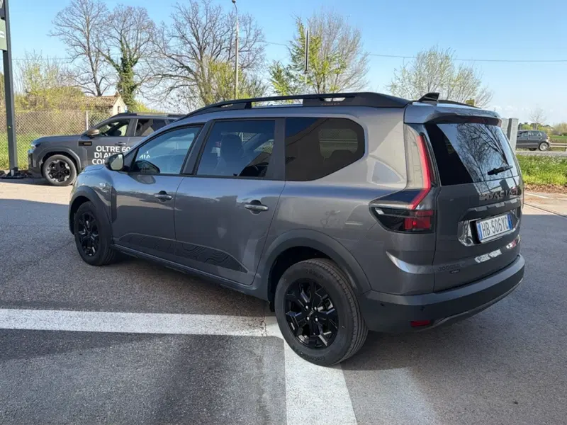 Dacia Jogger nuova a Bologna (4)