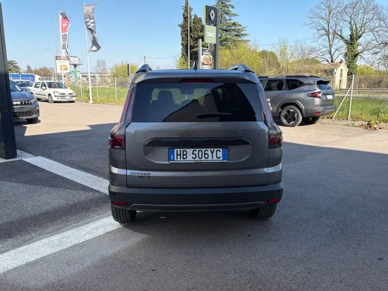 Dacia Jogger nuova a Bologna (5)