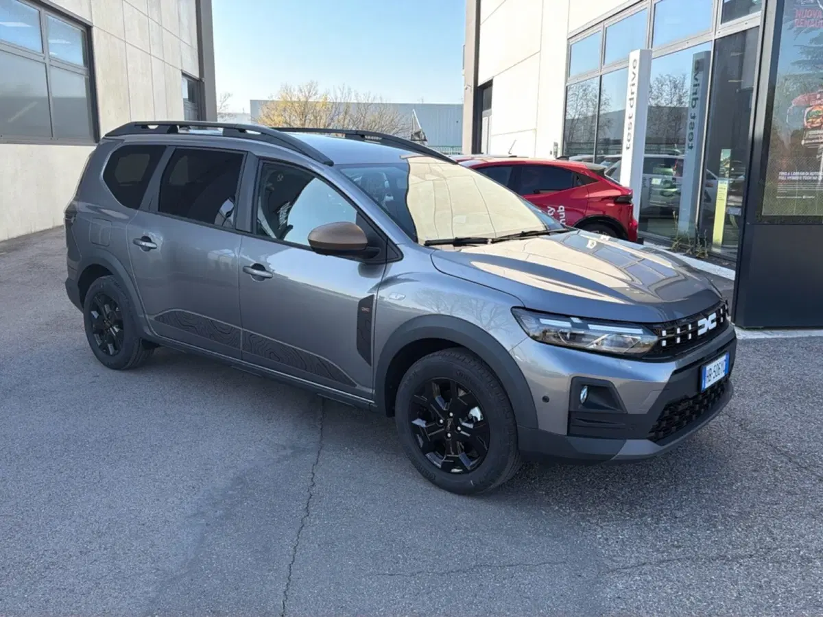 Dacia Jogger nuova a Bologna (8)