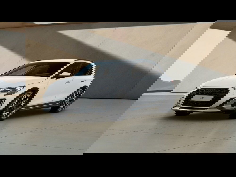 Audi A3 allstreet nuova a Livorno