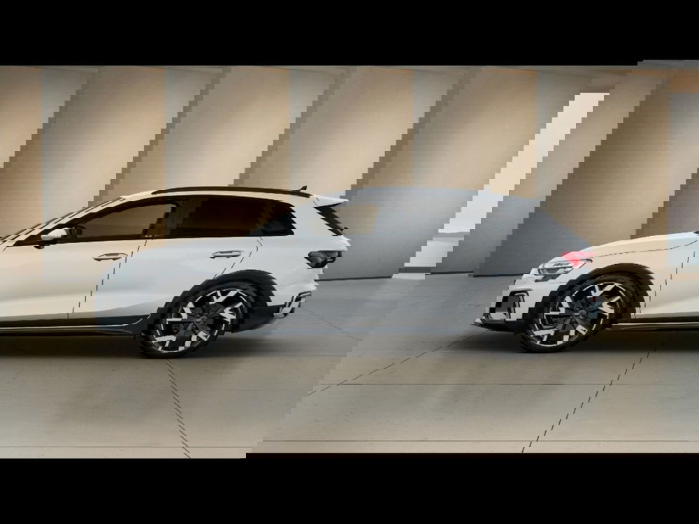 Audi A3 allstreet nuova a Livorno (2)