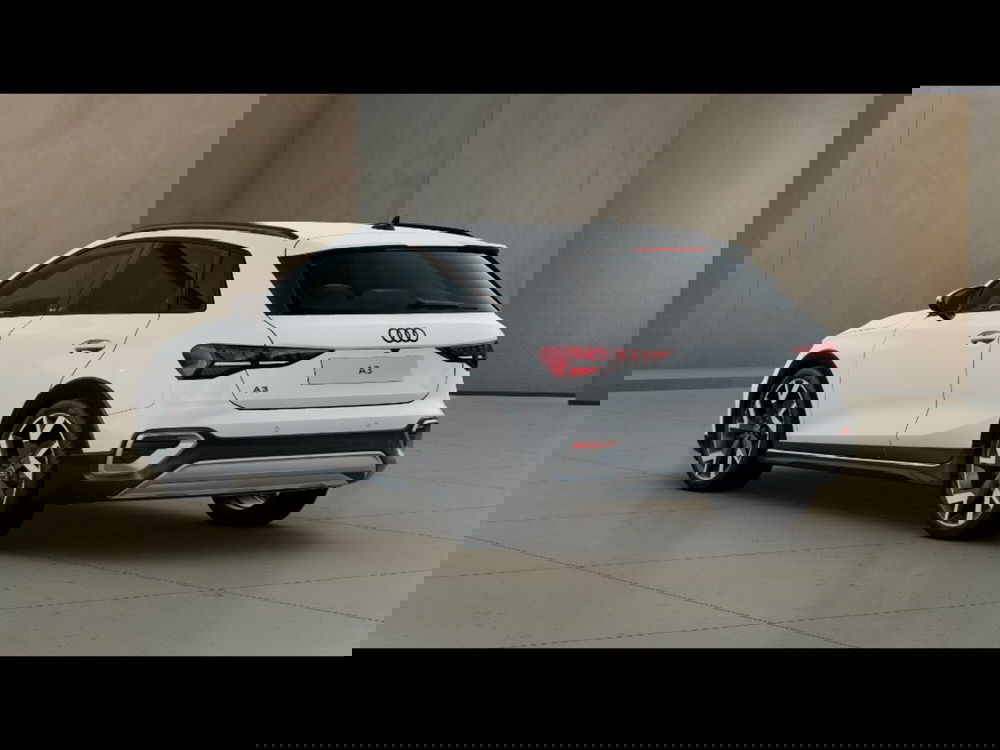 Audi A3 allstreet nuova a Livorno (3)