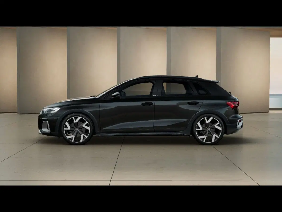 Audi A3 allstreet nuova a Livorno (2)