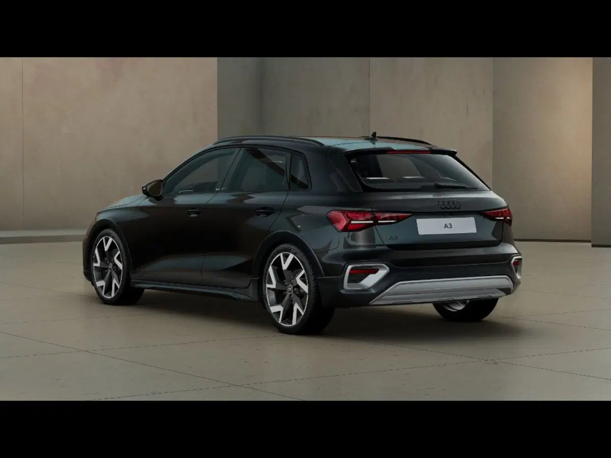 Audi A3 allstreet nuova a Livorno (3)