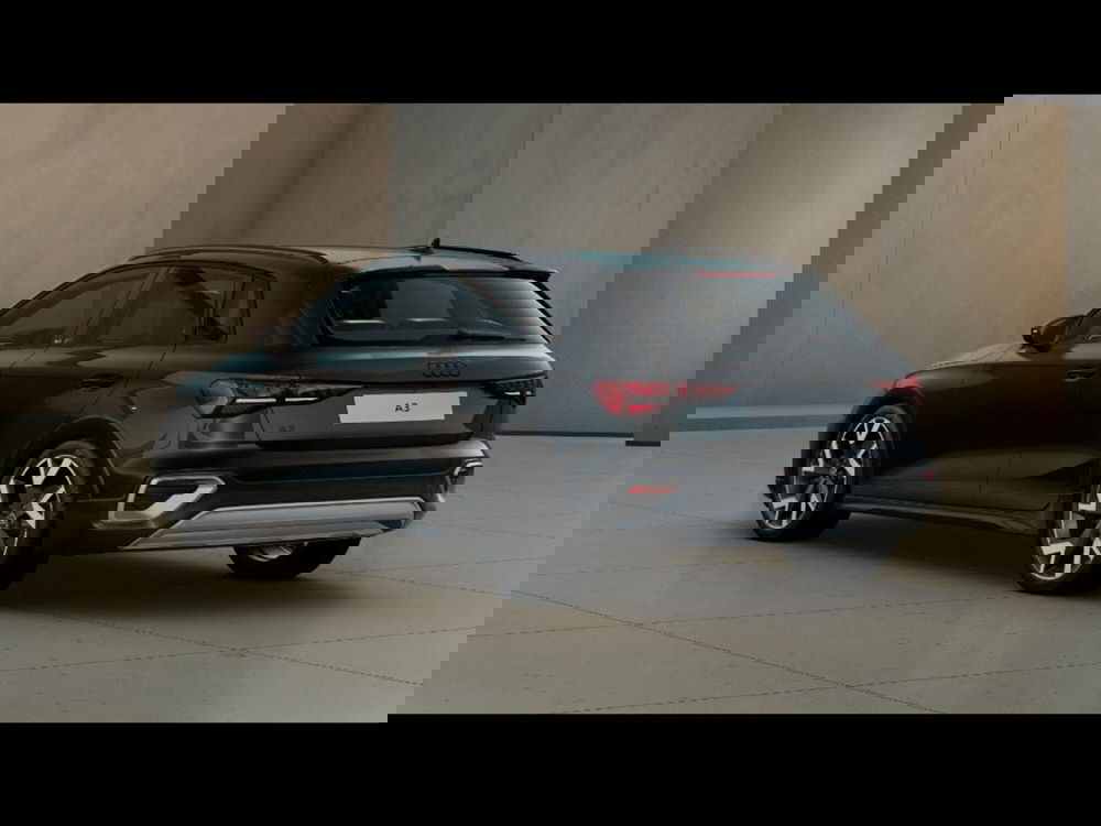 Audi A3 allstreet nuova a Livorno (3)