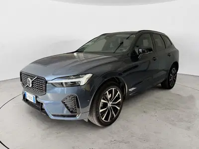 Volvo XC60 B4 automatico Plus Dark del 2023 usata a Parma