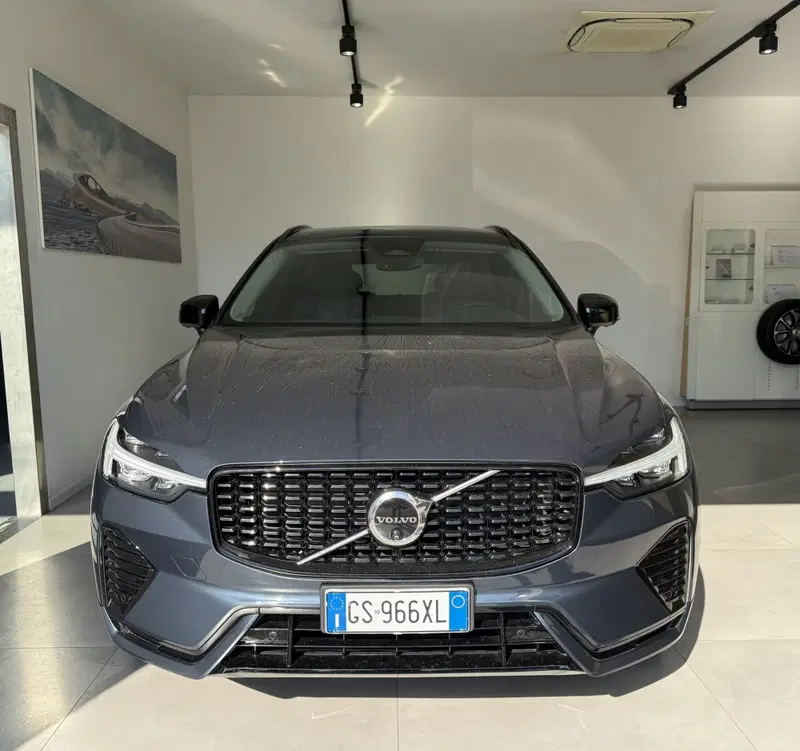 Volvo XC60 usata a Parma (2)