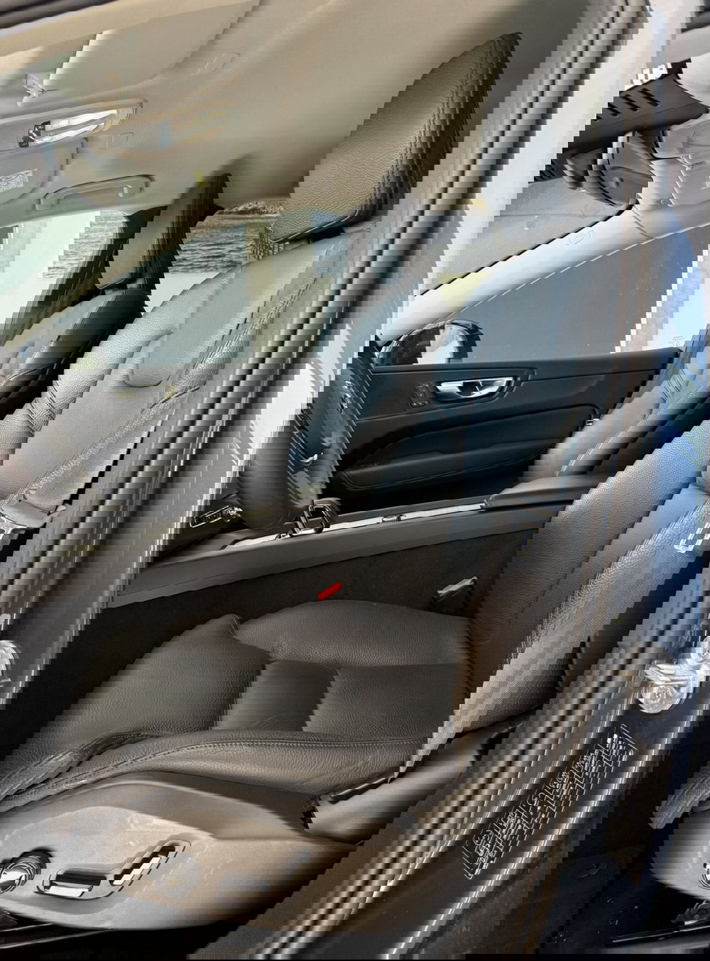 Volvo XC60 usata a Parma (5)