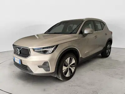 Volvo XC40 T4 Recharge Plug-in Hybrid automatico Core del 2023 usata a Parma
