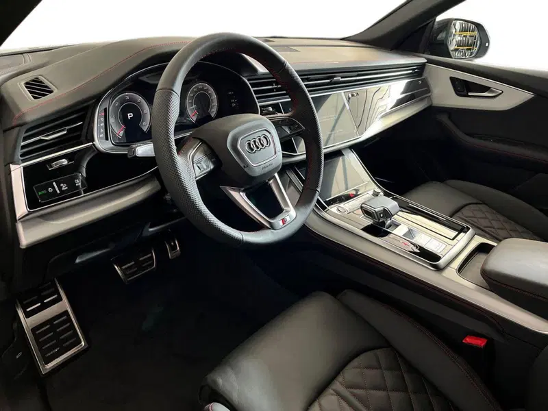Audi Q8 nuova a Bari (10)