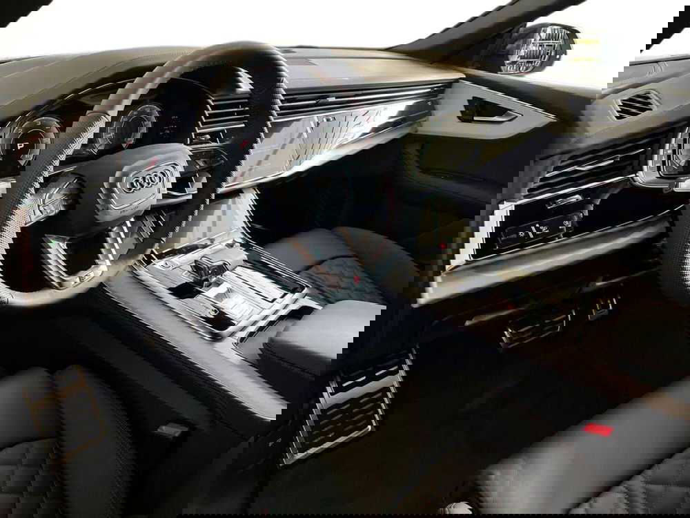 Audi Q8 nuova a Bari (10)