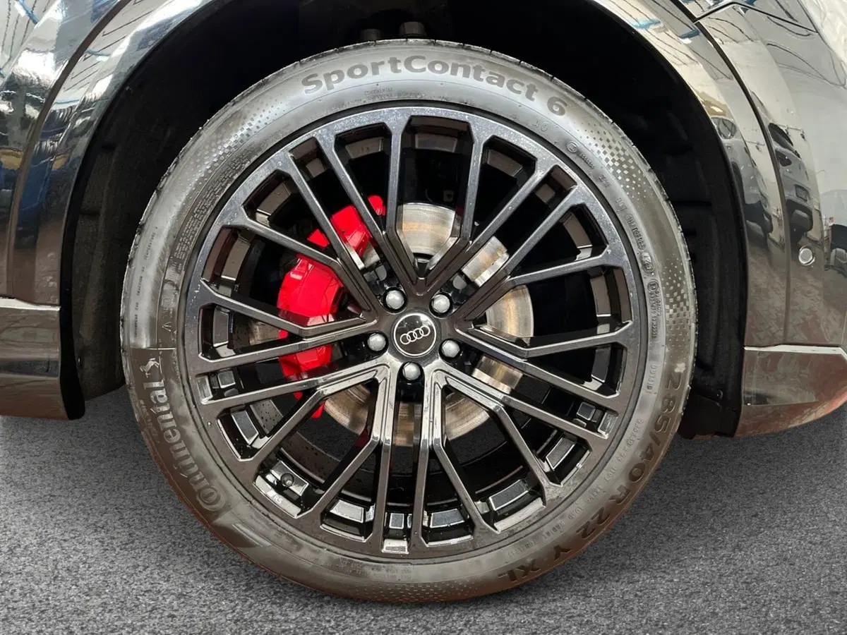 Audi Q8 nuova a Bari (6)