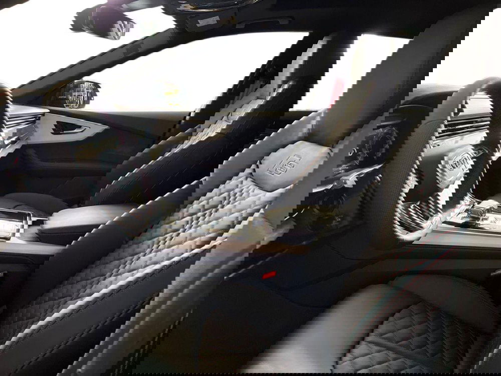 Audi Q8 nuova a Bari (7)