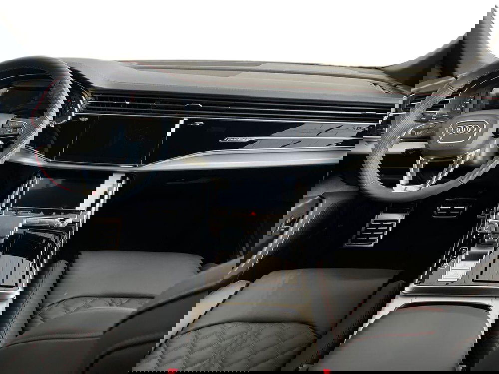 Audi Q8 nuova a Bari (8)