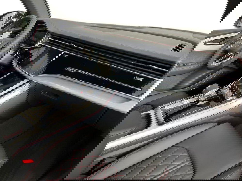 Audi Q8 nuova a Bari (9)