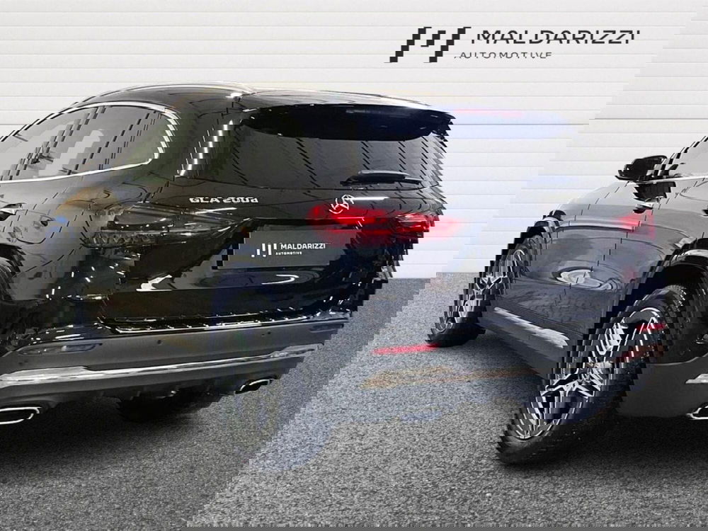 Mercedes-Benz GLA SUV usata a Bari (4)