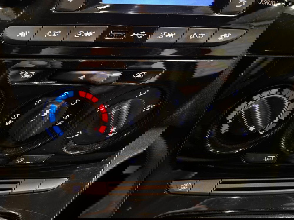 Lancia Ypsilon usata a Pescara (13)