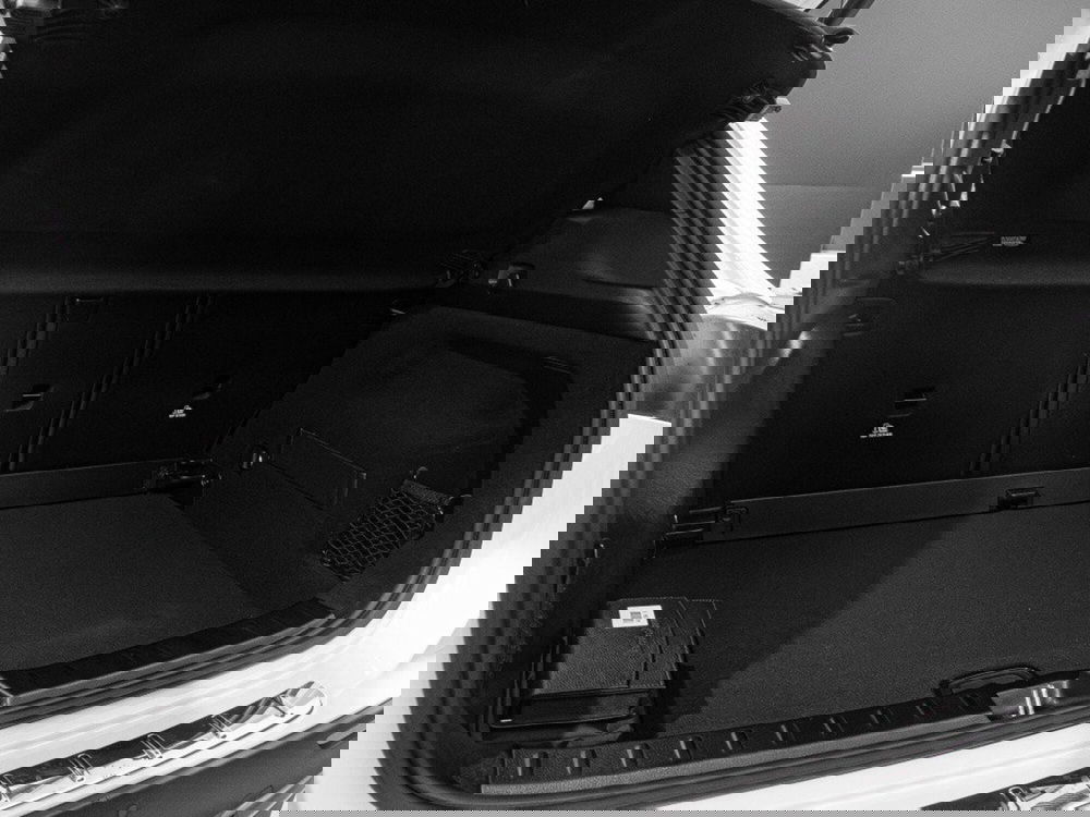 Mercedes-Benz GLA SUV nuova a Macerata (10)