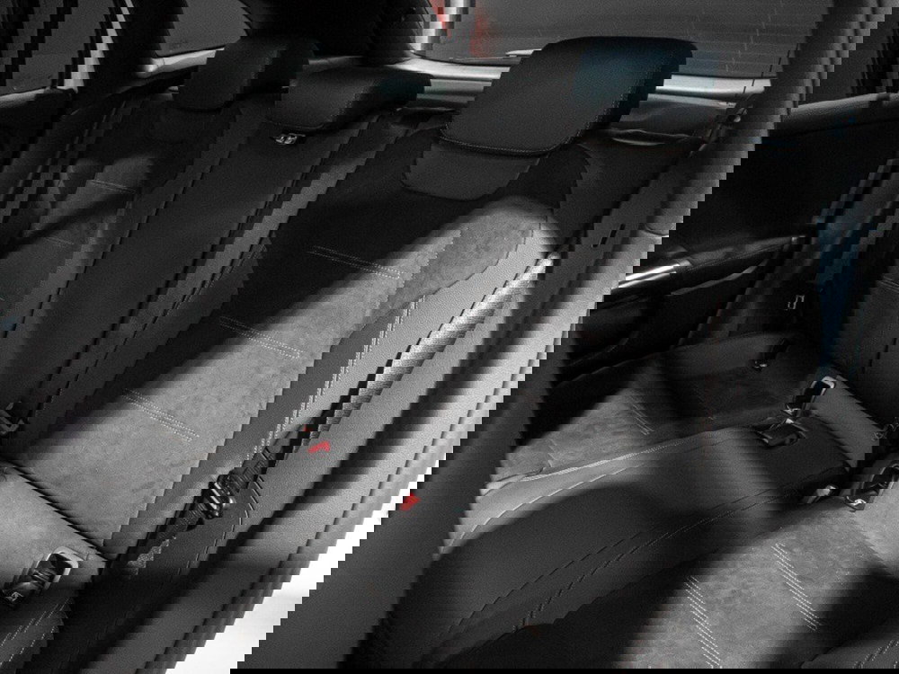 Mercedes-Benz GLA SUV nuova a Macerata (15)