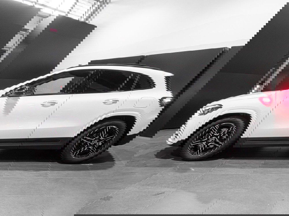 Mercedes-Benz GLA SUV nuova a Macerata (2)