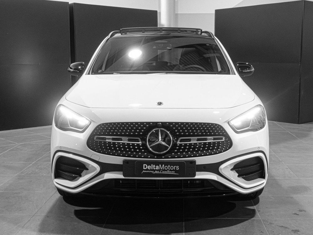 Mercedes-Benz GLA SUV nuova a Macerata (5)