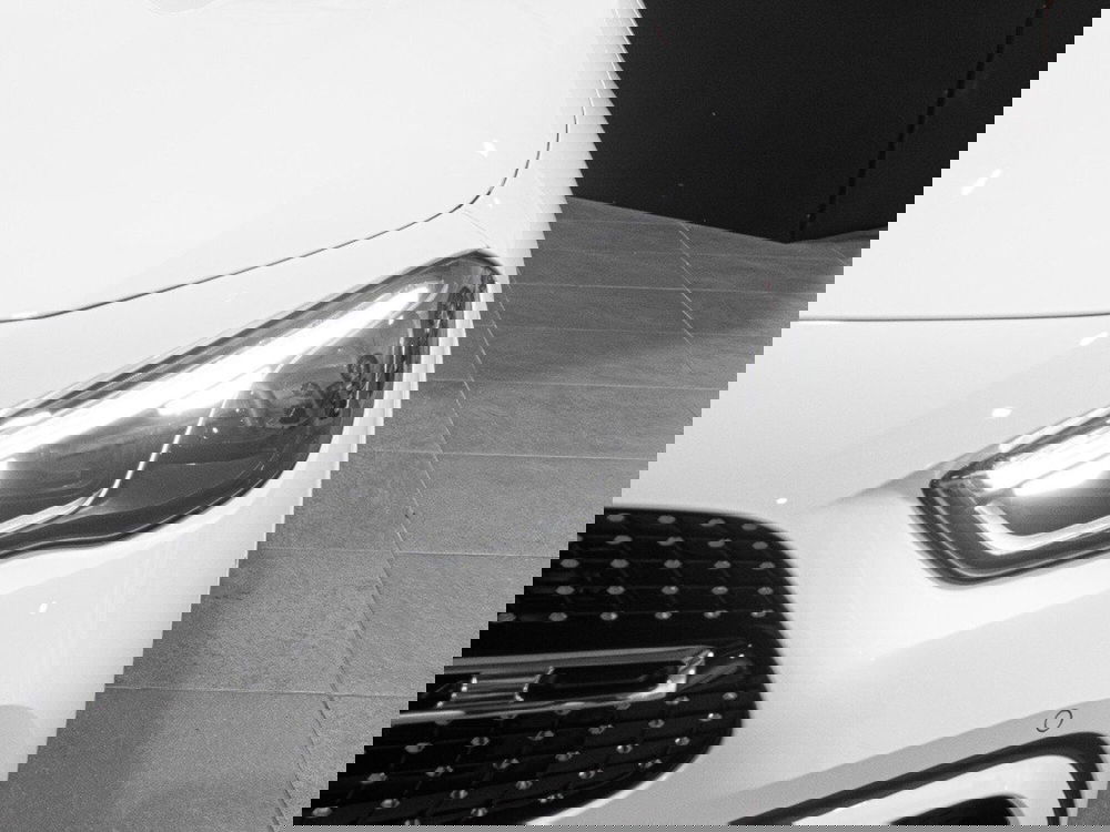 Mercedes-Benz GLA SUV nuova a Macerata (6)