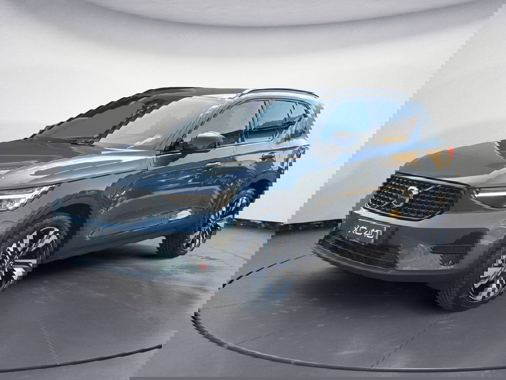Volvo XC40 nuova a Como