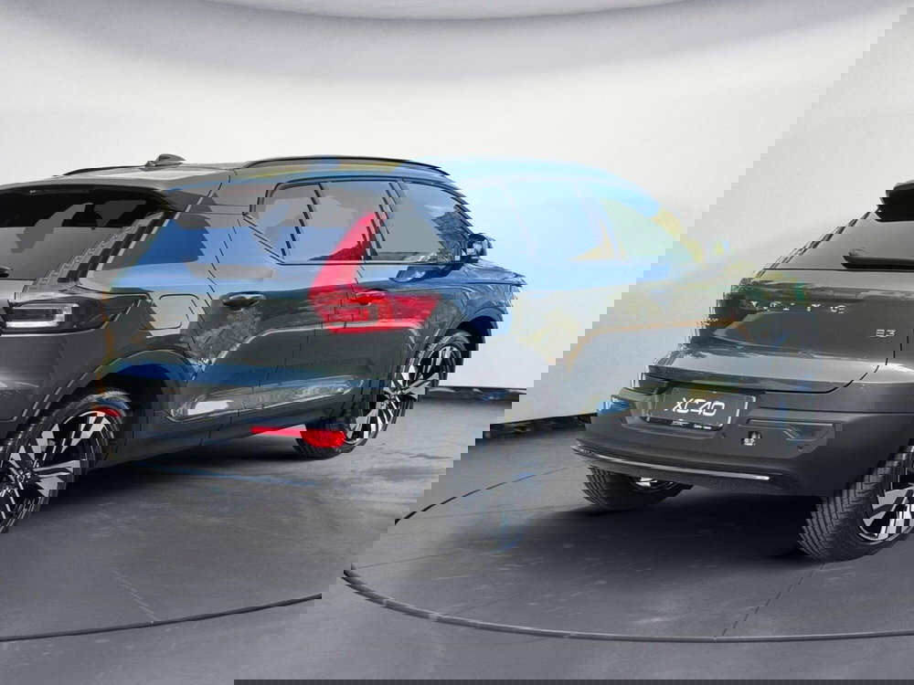 Volvo XC40 nuova a Como (4)