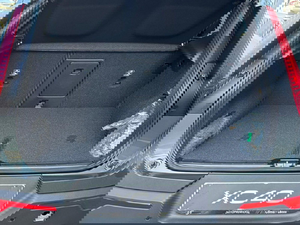 Volvo XC40 nuova a Como (8)