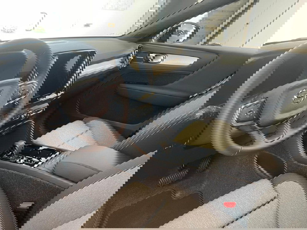 Volvo XC40 nuova a Como (9)